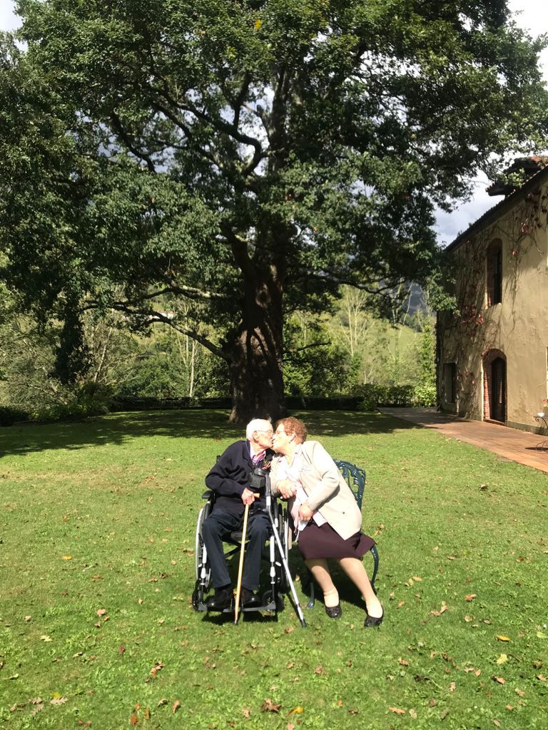 Las bodas de diamante de César y Alicia: 75 años de amor en Infiesto