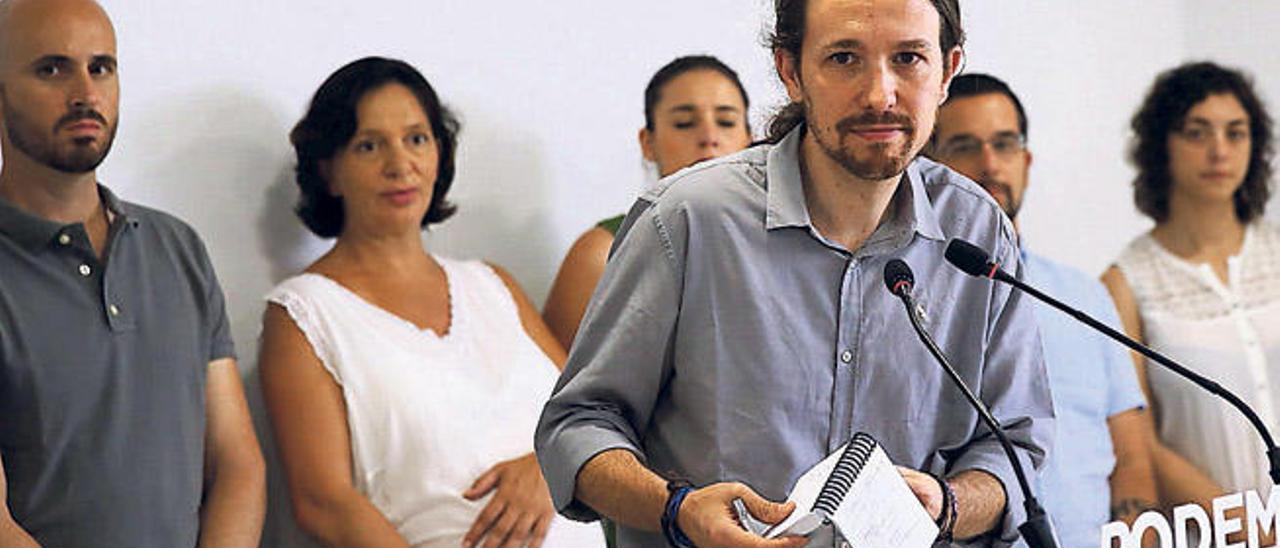 La rebelión contra las primarias de Iglesias prende en sectores de Canarias