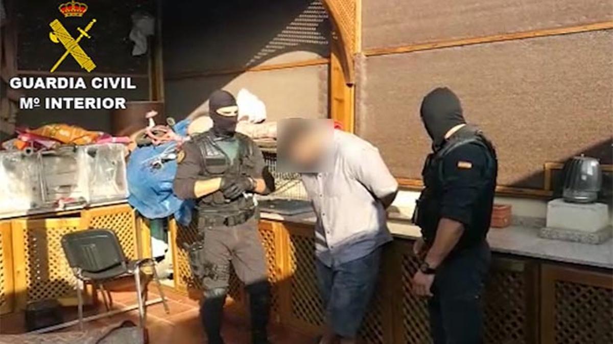 La Guardia Civil ha detenido hoy en Melilla a un hombre de 40 años de origen marroquí y nacionalidad danesa.