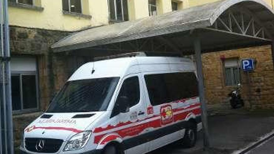 Una ambulancia que trasladó ayer a un paciente al Monte Naranco.