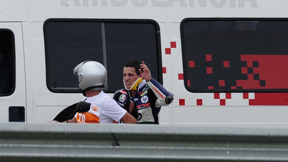 Pol Espargaró, tras la caída de Montmeló.