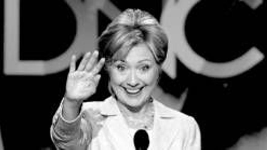 Los seguidores de Hillary Clinton apoyan a su líder en Denver