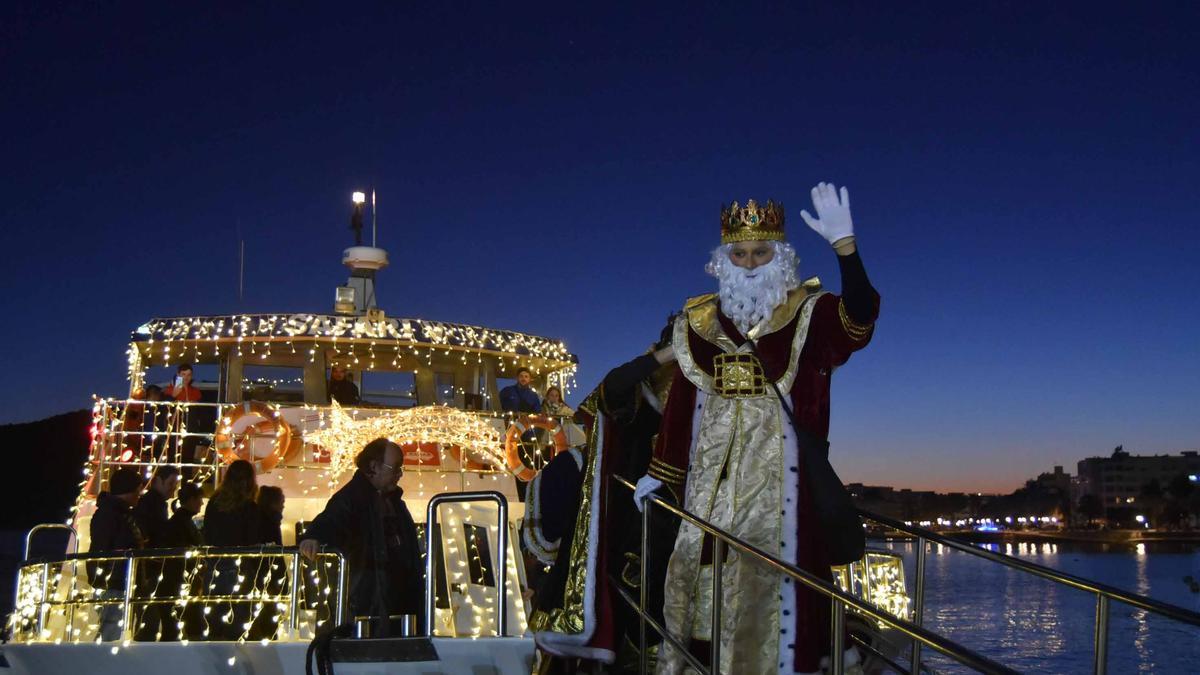 Mira aquí la galería de fotos completa de los Reyes Magos en Santa Eulària