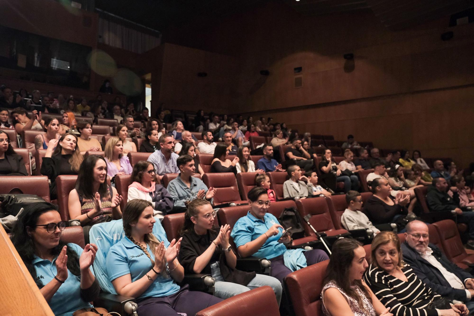 El fútbol femenino canario distingue a las pioneras