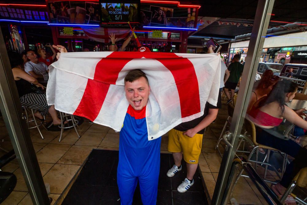 La afición inglesa vibra en Benidorm