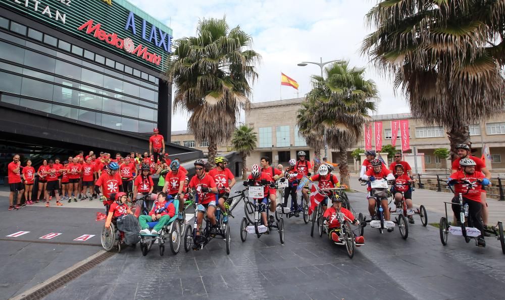 Alrededor de 650 personas participaron hoy en la VII Marcha Solidaria contra la leucemia con un trayecto de 32 km. entre Vigo y la ciudad del Lérez