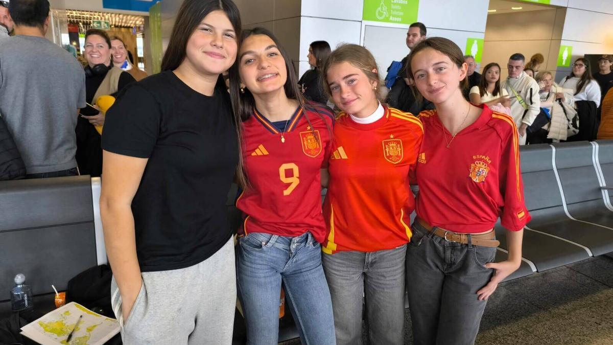 Jugadoras del cadete juvenil del Son Sardina: Chiara, María, Lucy y Ona