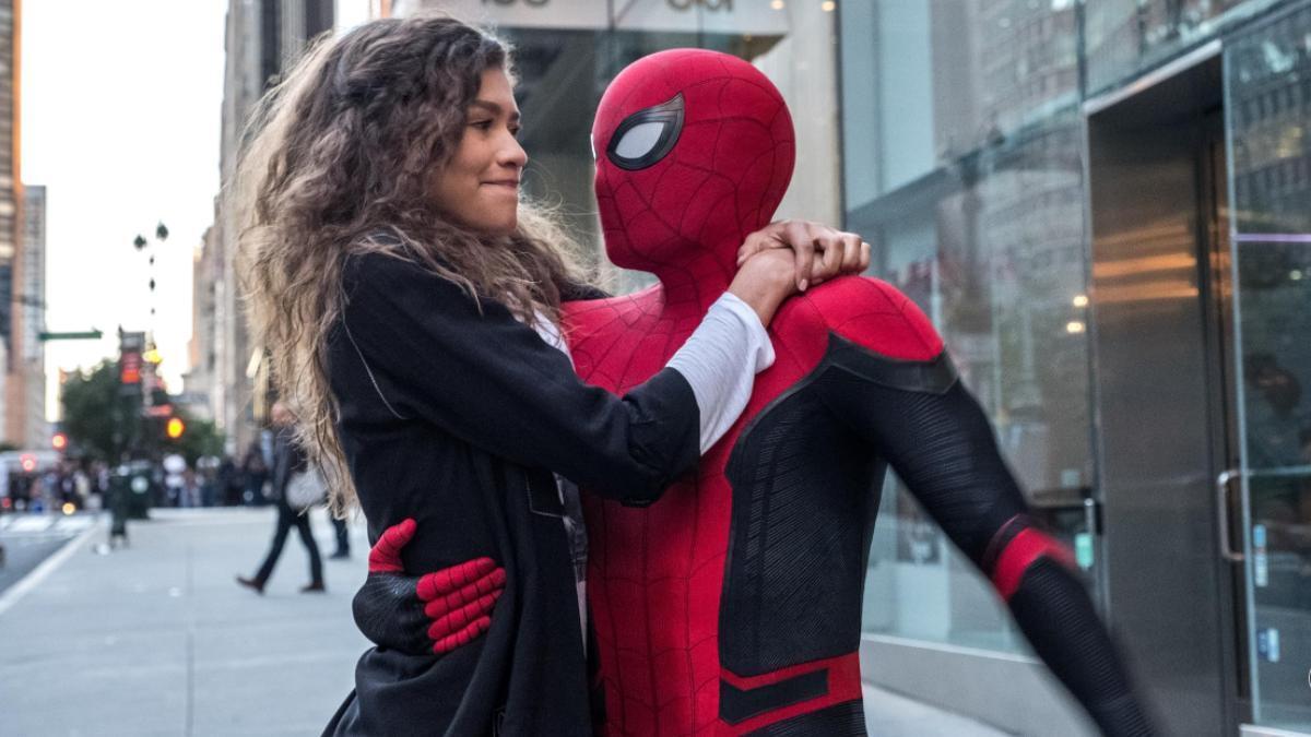 Peter Parker y MJ, interpretados por Tom Holland y Zendaya