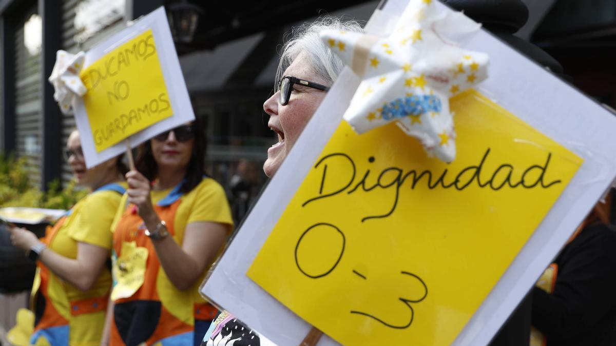 Manifestación de las trabajadoras de las escuelinas, el pasado mayo, en Oviedo.