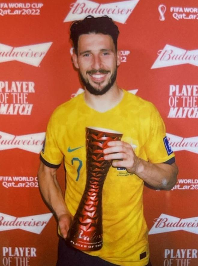 Mathew Leckie marcó un gol histórico para Australia y se llevó el MVP