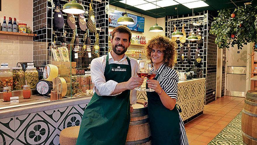 Mar Reinés und ihr Mann Ubaldo Valverde in ihrer Tapas-Bar in Berlin.