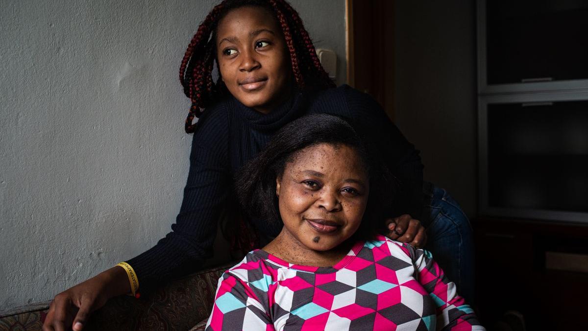 Elena Obama y Rosalinda, en su casa de Madrid.