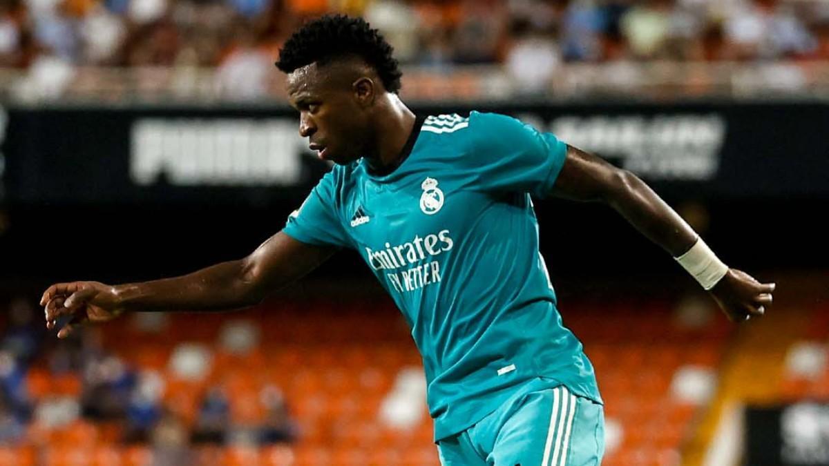 Vinicius, contento con su partido en Mestalla