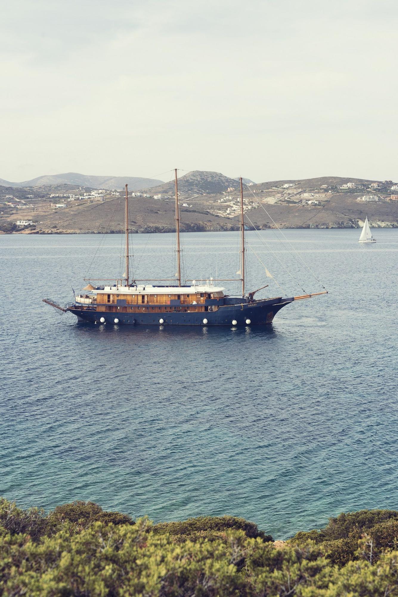 Velero MS Galileo.