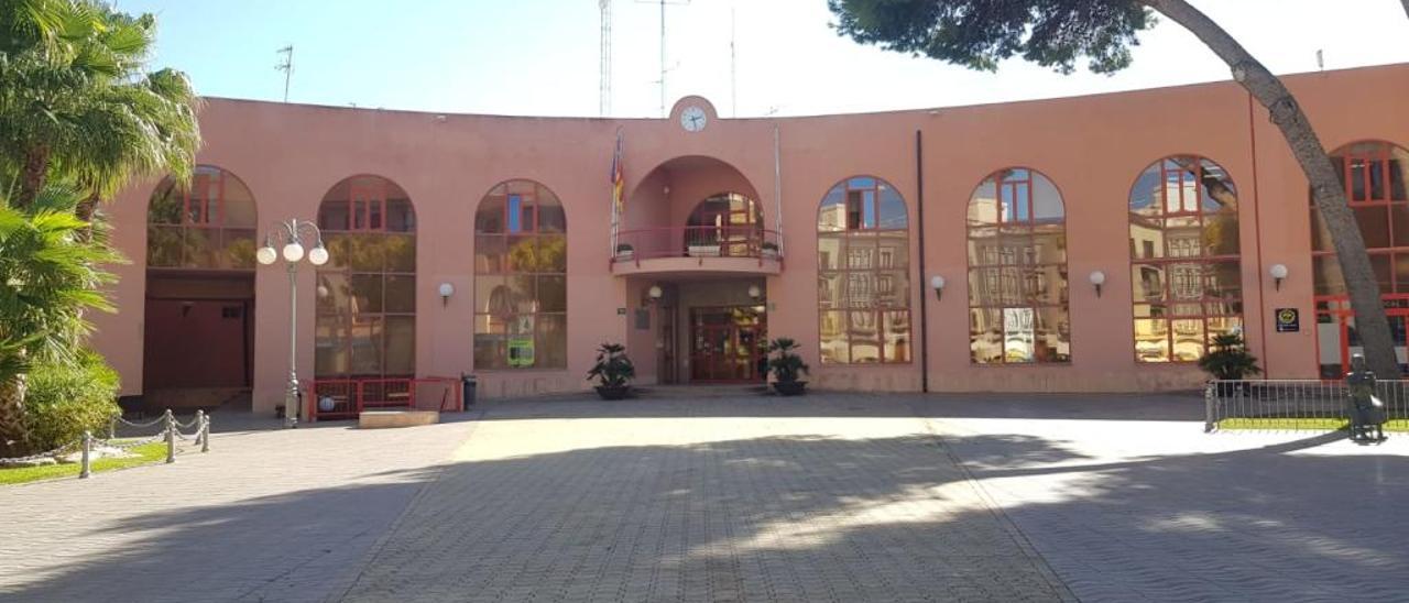 La fachada del Ayuntamiento de Teulada-Moraira.