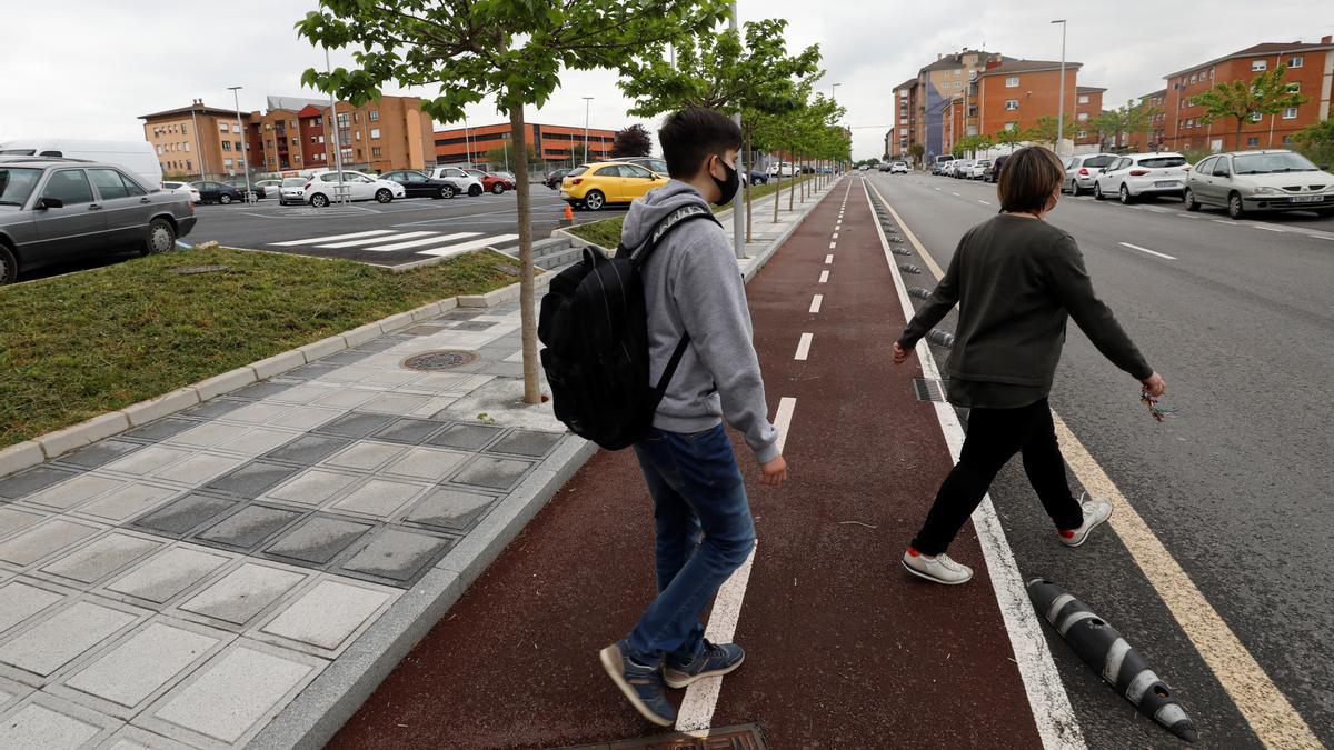 Uno de los carriles bici ya construidos en Lugones.