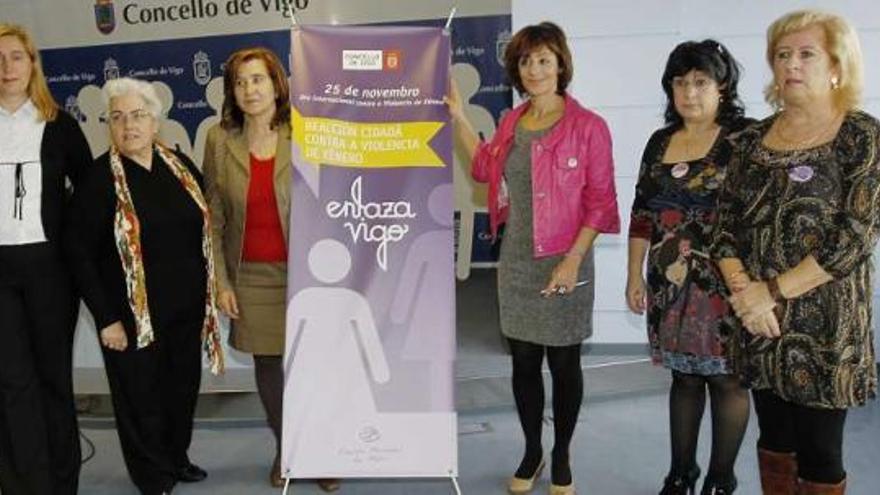 Presentación de la iniciativa &quot;Enlaza Vigo&quot;, con apoyo de diferentes colectivos sociales y de mujeres.