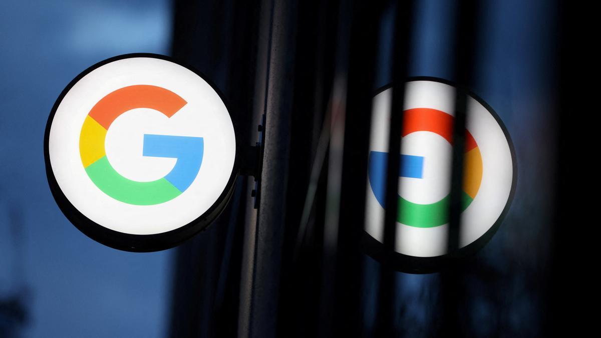 Un logo de Google en una tienda de Nueva York (EEUU).