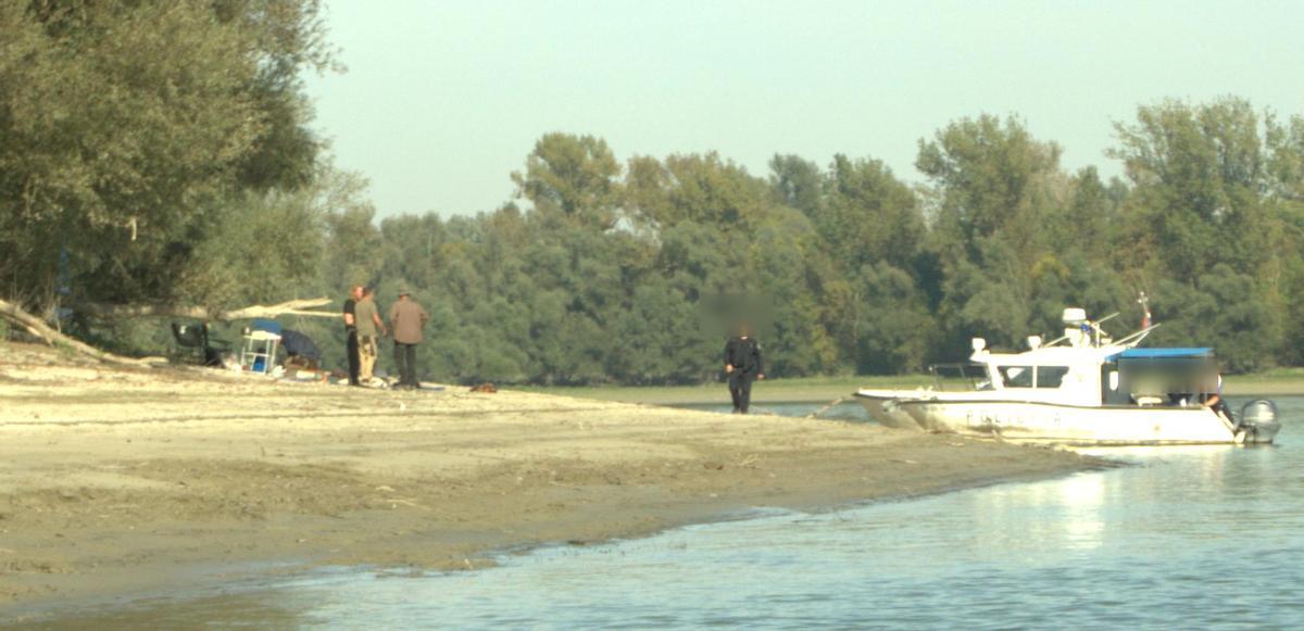 Las autoridades croatas entran al país y retiran la bandera de Verdis.