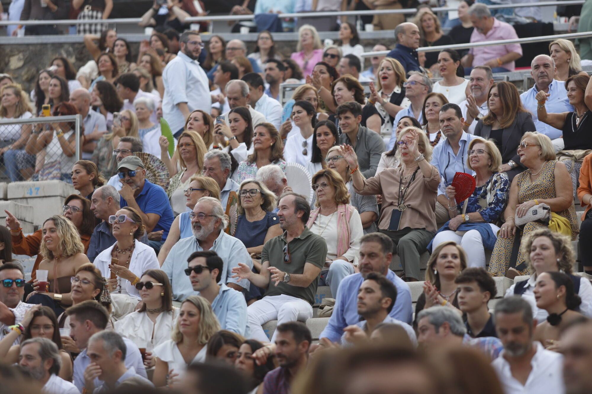 José Manuel Soto, Cosita Wena y Siempre Así actúan en el Teatro de la Axerquía con motivo del 12 de octubre