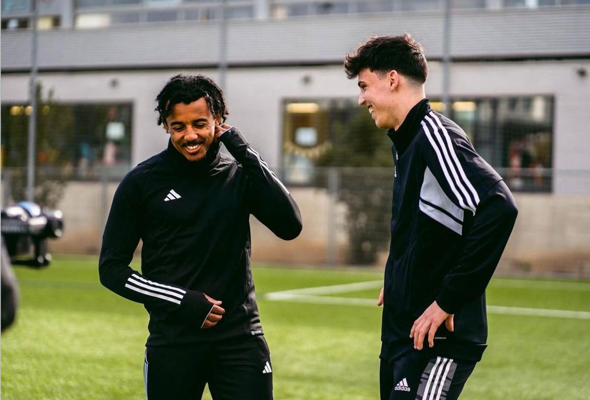 Stéphane Blázquez con Jules Koundé