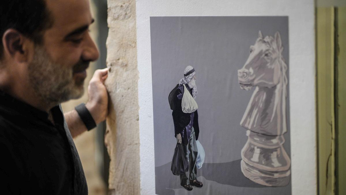 La sede de la Casa Árabe acoge la exposición 'Tadafuq/Fluir Artistas palestinos en movimiento'.