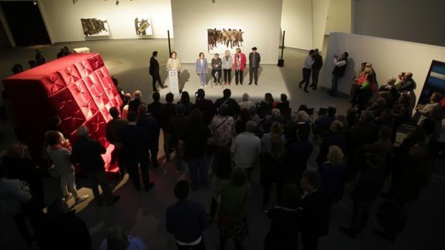 Así es "La unidad dividida por cero": la muestra que aúna en el Niemeyer el talerto de la familia Genovés