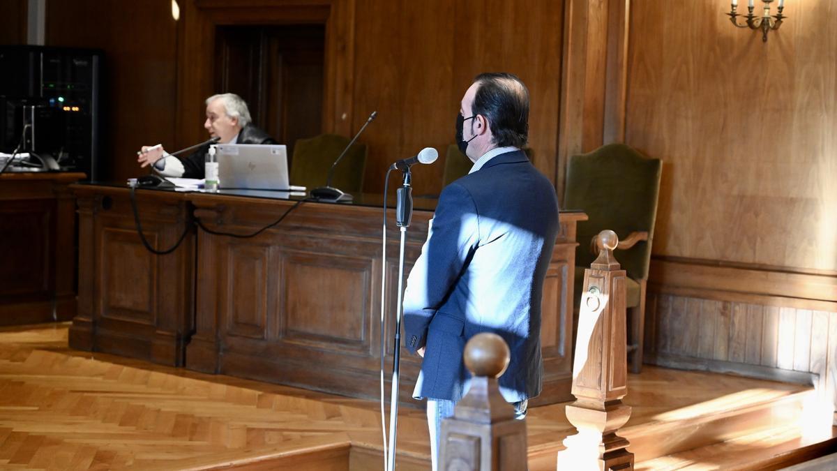 El guardia civil durante el juicio celebrado en Pontevedra.