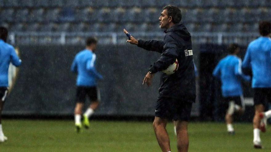 Muñiz, durante el entrenamiento del Málaga de esta mañana