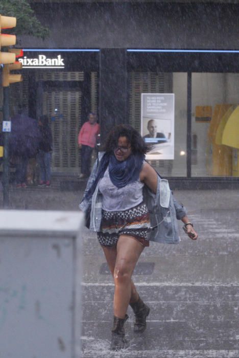 Una forta tempesta deixa 30 litres en una hora a Girona