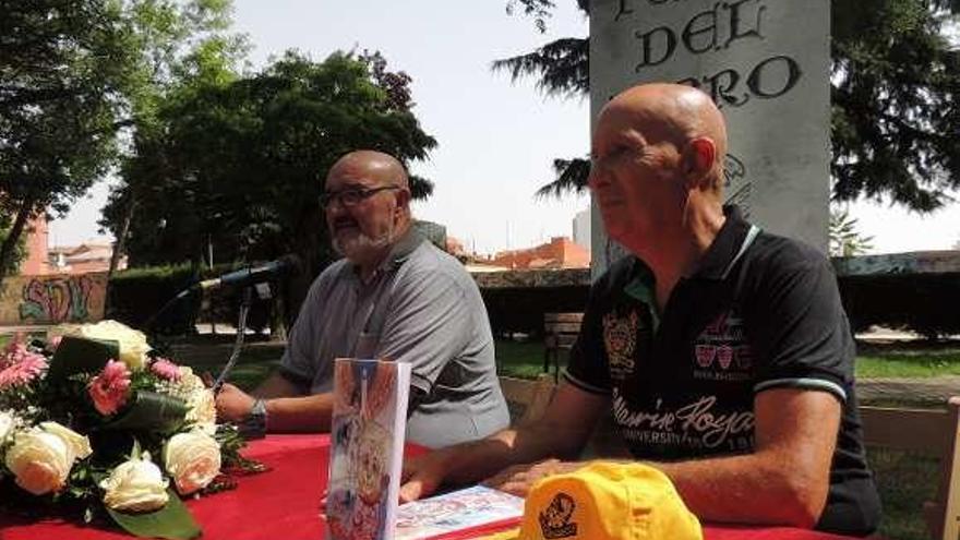 Acto de presentación de un libro.