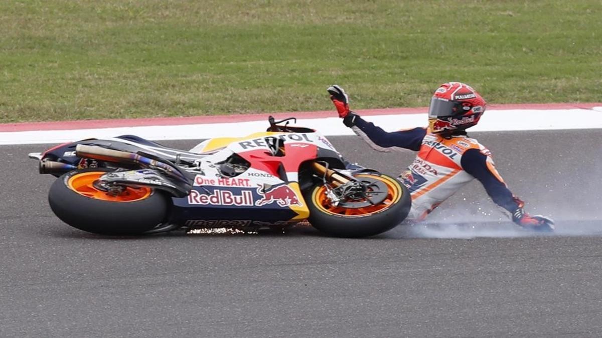 Marc Márquez, en el momento de perder el control de su Honda en Argentina.