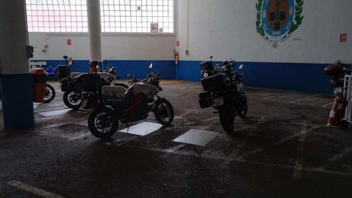 Garaje en el que se encuentran las motos de la Policía Local chicharrera.