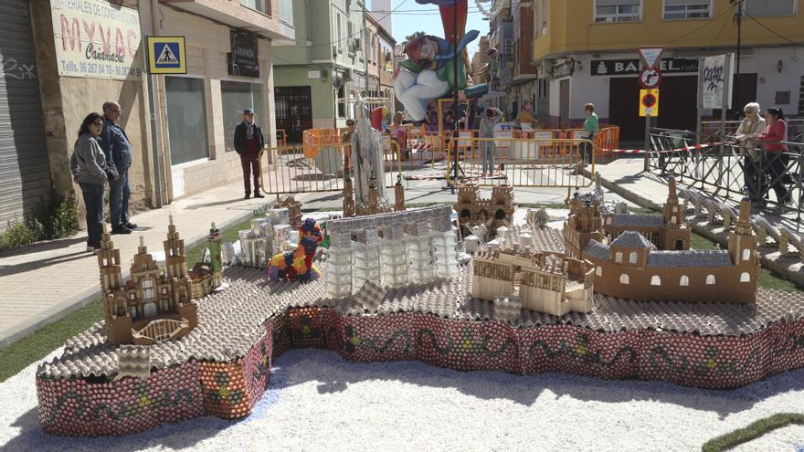 Fallas Sagunt: Despliegue artístico en la decoración de calles