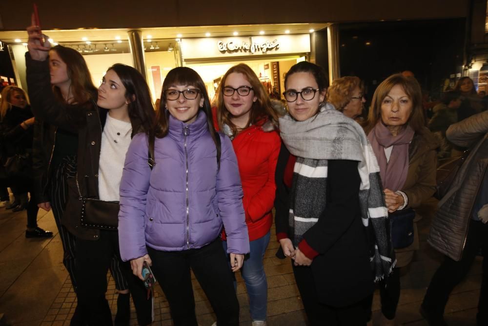 Miles de personas recorren las calles de Vigo en la manifestación central del 8-M