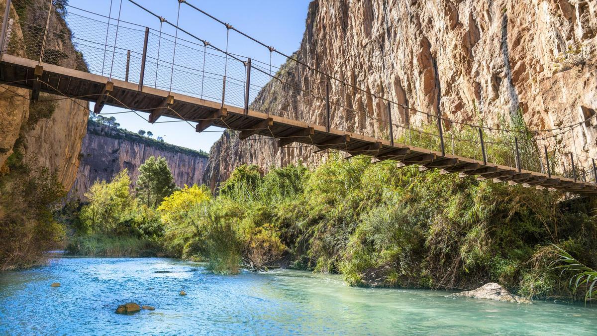 Una ruta por puentes colgantes que te enamorará.