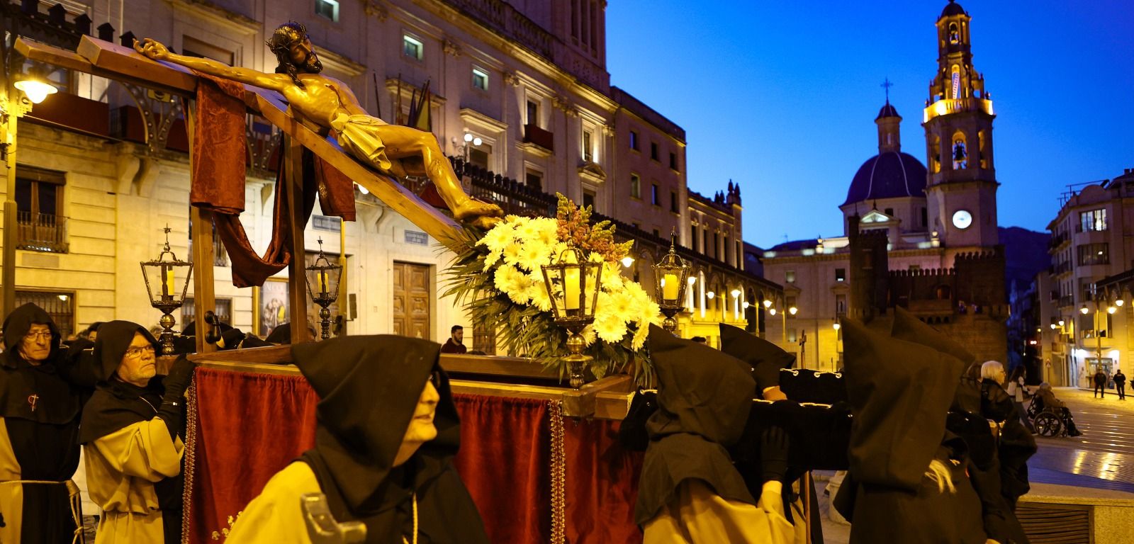 Así ha sido la procesión del Vía Crucis en Alcoy