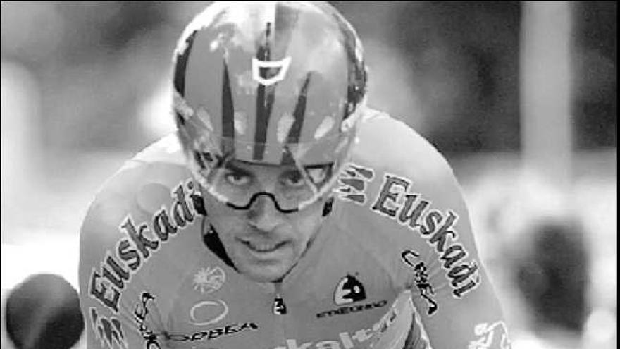 Aitor González

 durante la Vuelta de 2005 en la que dio positivo por esteroides