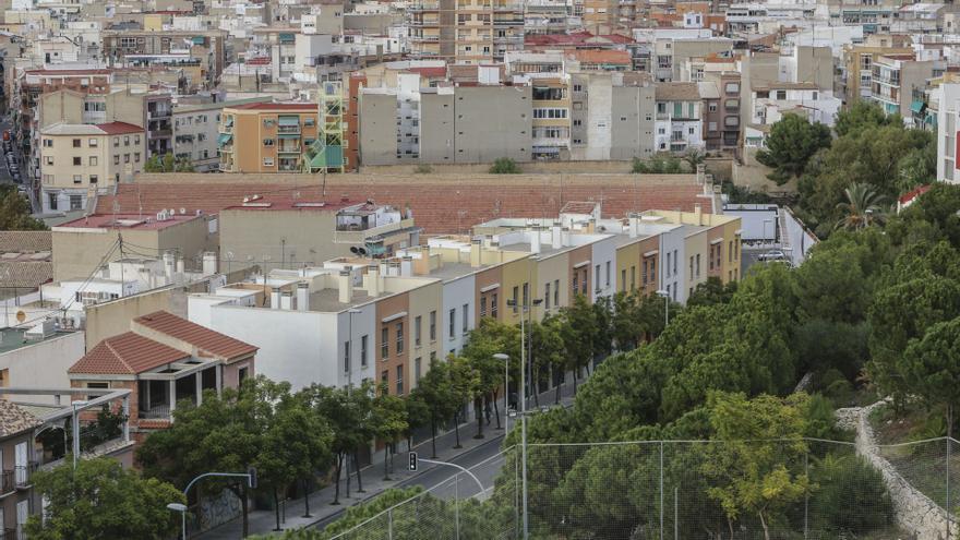 La Generalitat adquiere 219 viviendas, 114 en Alicante para atender la emergencia por la falta de pisos sociales
