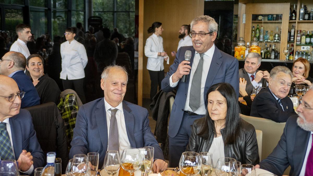 Carlos Valenzuela, durante su cena de despedida tras su jubilación