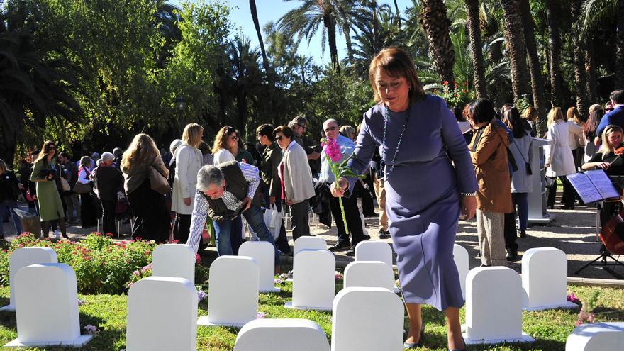 Acto institucional por el 25N en Elche