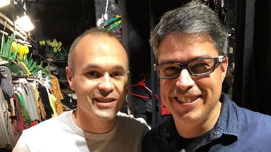 Sergi Cuenca, amb Andrés Iniesta