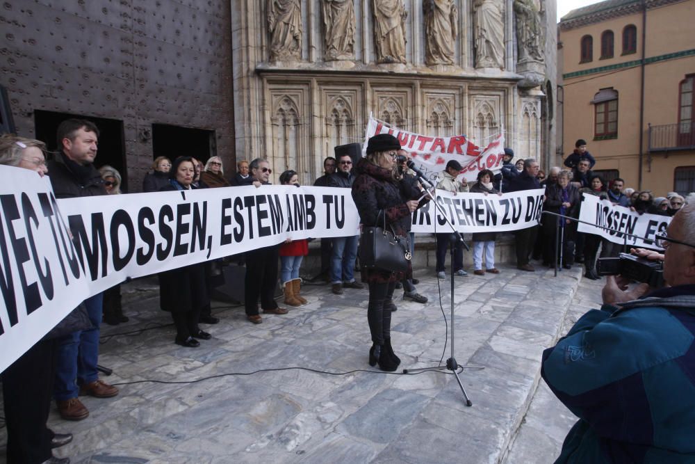 Protesta a Castelló en contra de la decisió del Bisbat de rellevar el mossèn