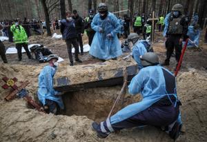 Trobada una fossa comuna amb 440 cadàvers a la localitat ucraïnesa d’Izium