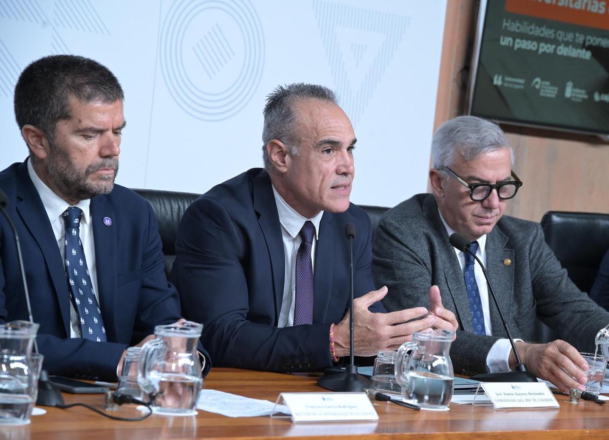 Rueda de prensa de presentación de la nueva formación del REF de las universidades canarias.
