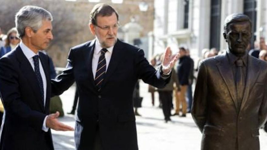 Rajoy apela al legado de Suárez