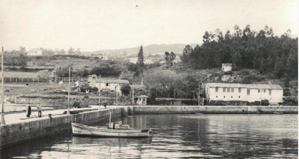 Imagen antigua del pazo, cuando el mar casi le llegaba.