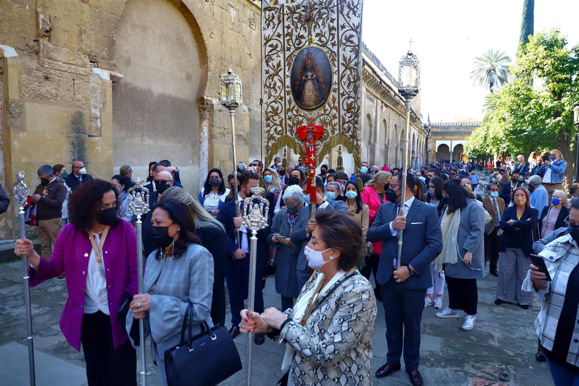 El Simpecado de la Hermandad del Rocío de Córdoba celebra su 25 aniversario