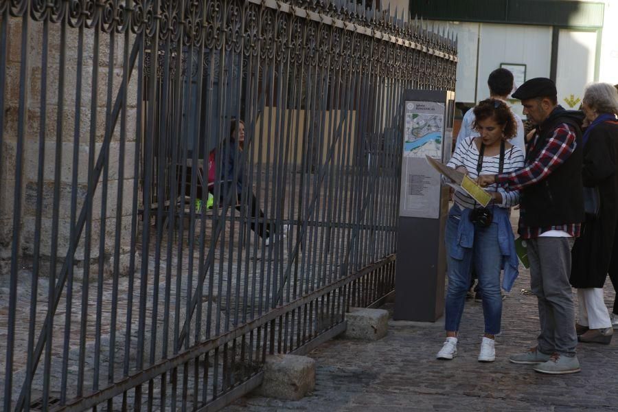 Turistas en Zamora antes de Los Santos