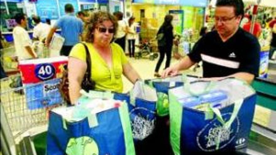 Carrefour inicia la retirada de las bolsas de plástico